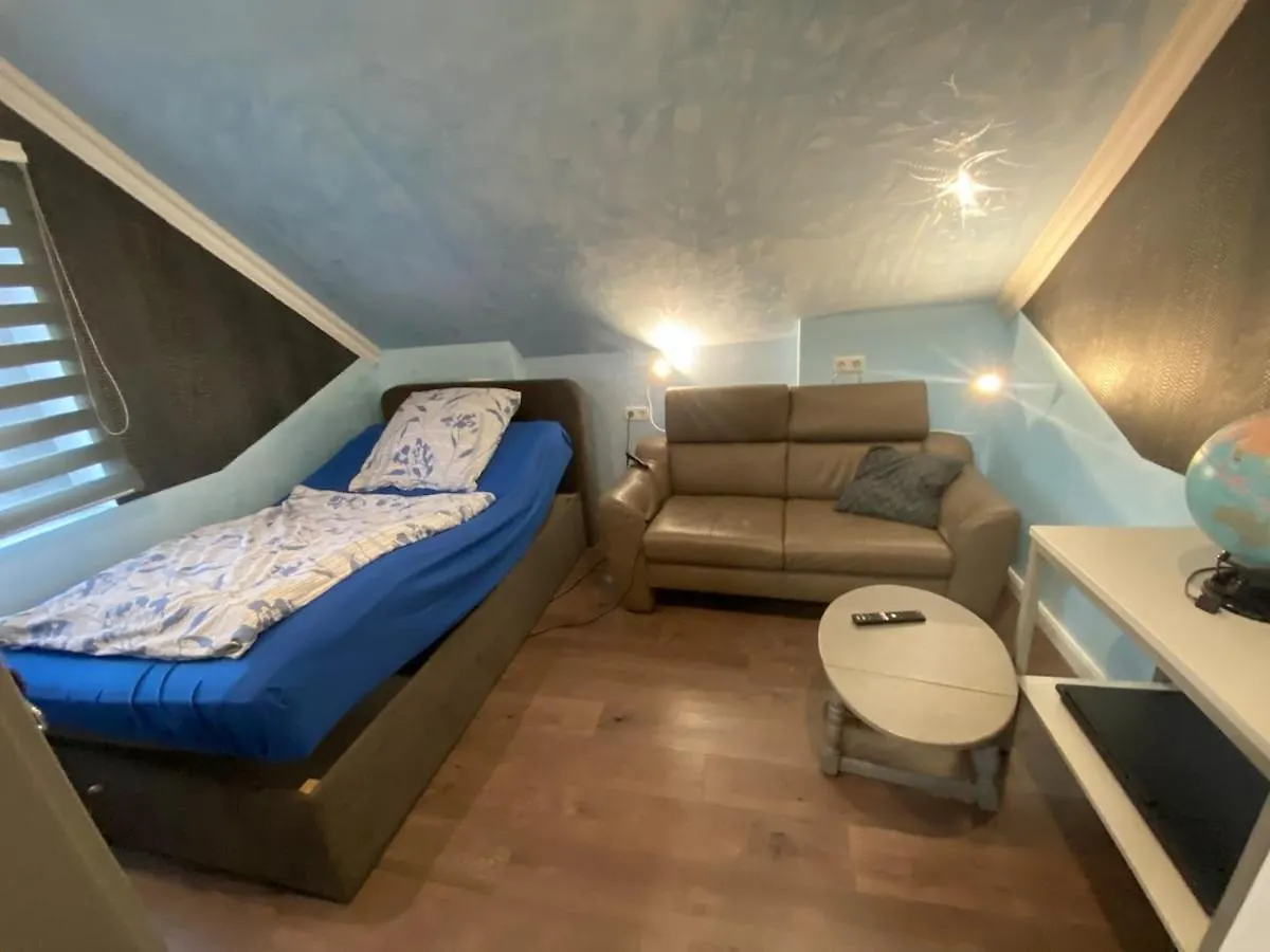 Luerssenwerft Fuer Firmen Die 4 Einzelzimmer Suchen Bremen Apartment