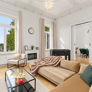 Homey Riverside - Mit Weserblick Und Parkplatz, Netflix, Disney, Prime Apartment